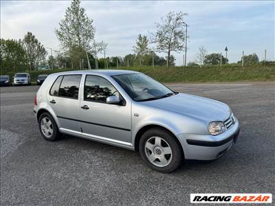 Volkswagen Golf IV jobb hátsó ajtó LA7W
