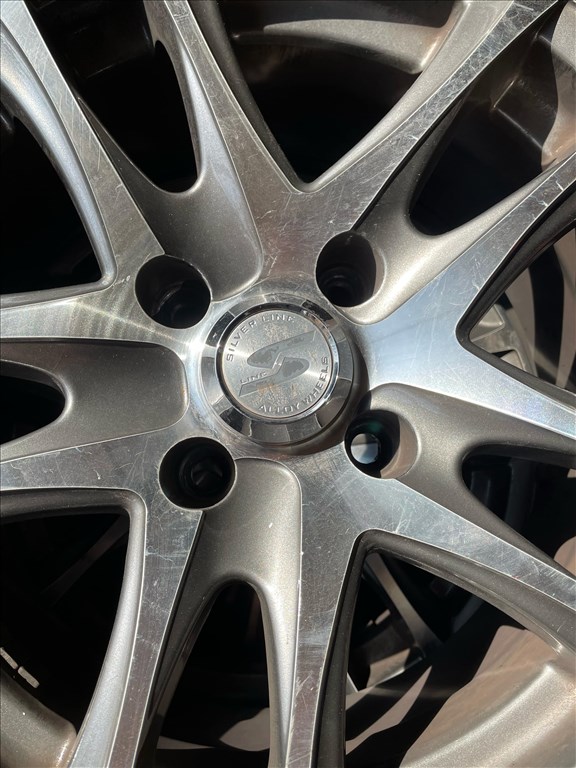  15" újszerű Silverline alufelni, rajta 195/55 használt Laufenn nyári gumi gumi  3. kép