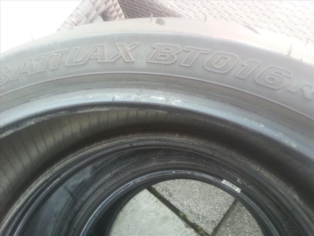 120/70ZR17 és 190/50ZR17 Bridgestone Battlax BT016 Hypersport motorgumik 7. kép