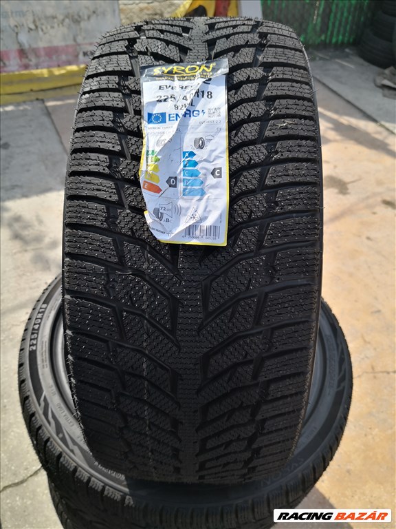 225/40 R18 ÚJ!! Syron téli gumi 89000ft a 4db/317/ 1. kép