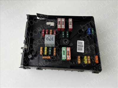 AUDI A3 (8P1)  1.2 TSI Biztosítéktábla (motortér) (1K0937125D)