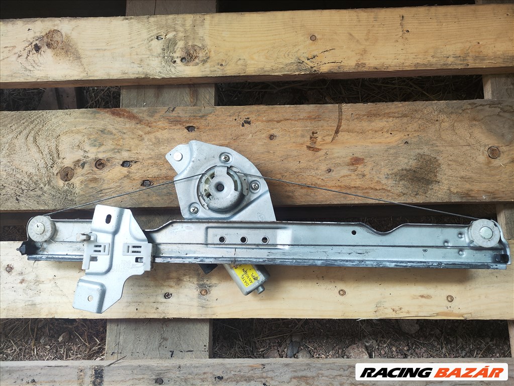 Dacia Duster I bal első ablakemelő szerkezet motorral  807210685r 2. kép