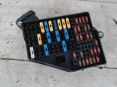 SKODA FABIA 99-07 Biztosítéktábla BCM BSI BSM SAM GEM modul Utastér