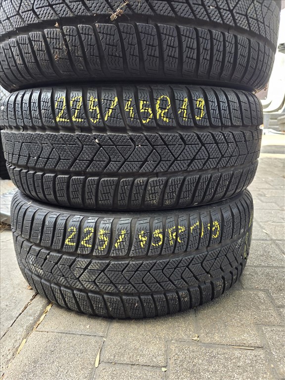  225/4519" újszerű Pirelli sottozero 3  téli gumi  2. kép