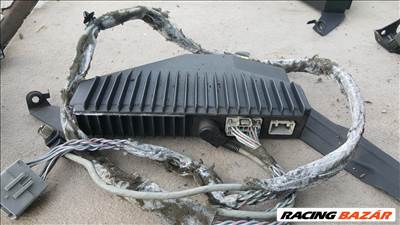 Volvo 30775119 S60 S80 V70 XC70 4x50 W erősítő káb