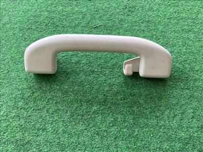 NISSAN PULSAR C13 Bal hátsó Kapaszkodó (Felső)