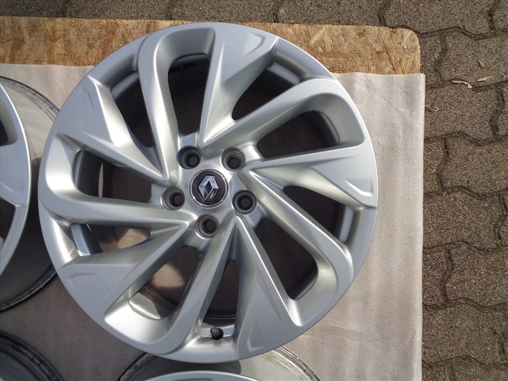  Renault Gyári alufelni 18-as, 5×114.3-as, szenzorral újszerűen eladó. 4. kép