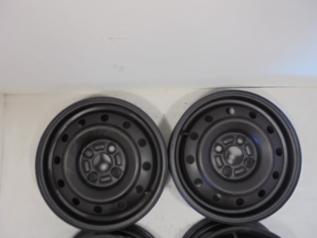    R14 SUZUKI acélfelni 1. kép