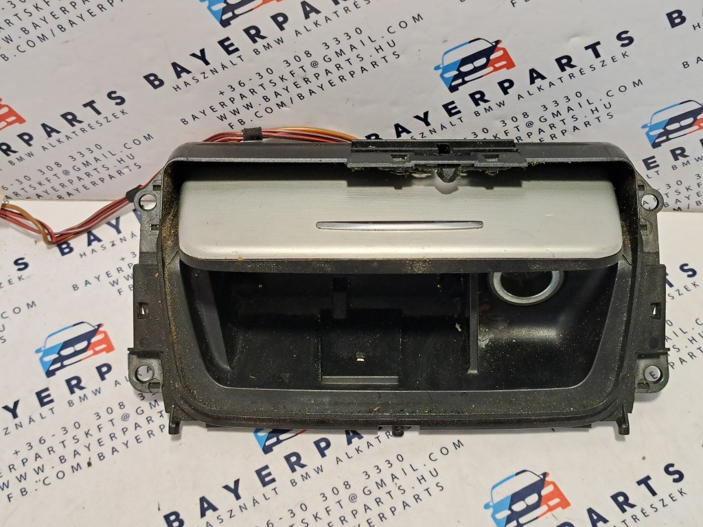 BMW E90 E91 E92 E93 E81 E82 E87 E88 középkonzol váltókeret tároló 6. kép