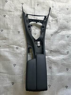 BMW 320 E90, E91, E92, E93 Könyöklő  1928285