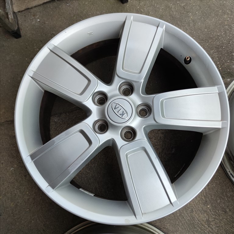 5x114,3 18 Gyári Kia alufelni 139000ft a 4db/105/ 1. kép