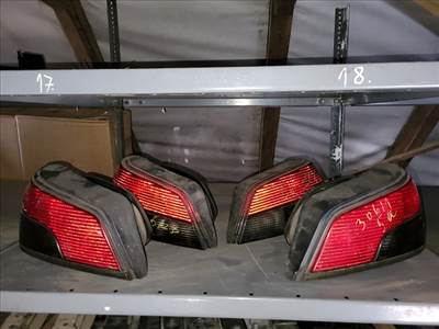 Peugeot és Citroen hátsó lámpa