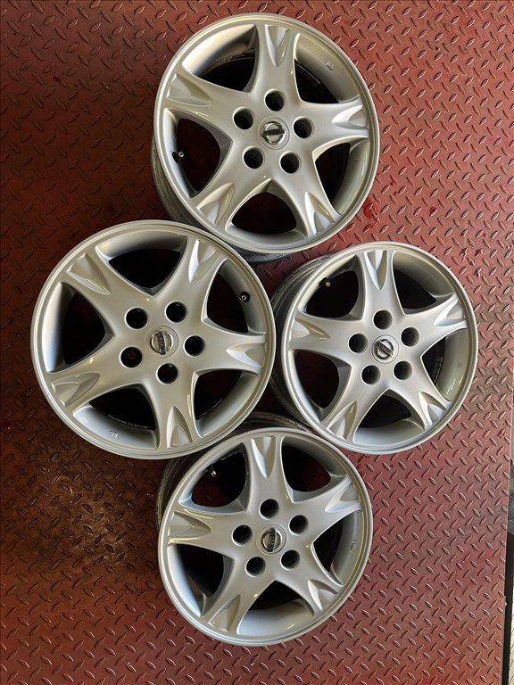 Nissan gyári alufelni garnitúra 5x114.3 6x15” ET40 4. kép