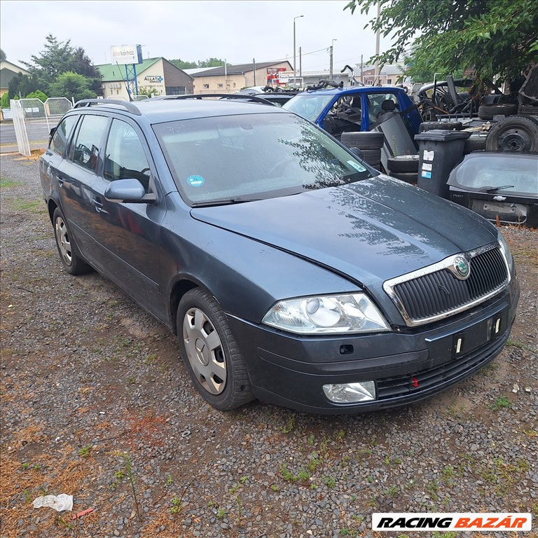 Skoda Octavia II bontott alkatrészei 2. kép