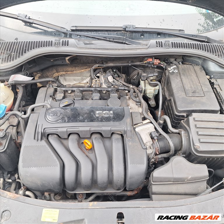 Skoda Octavia II bontott alkatrészei 5. kép