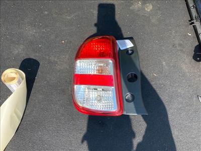NISSAN MICRA IV K13 Bal Hátsó Lámpa