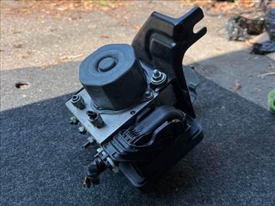 NISSAN PULSAR C13 ABS Kocka