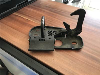 Volkswagen Passat B6 géptető nyitó