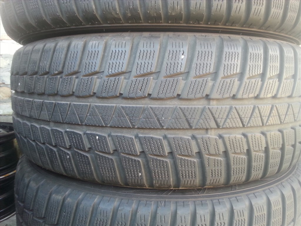  235/55R18 Falken téli gumi garnitúra 2. kép