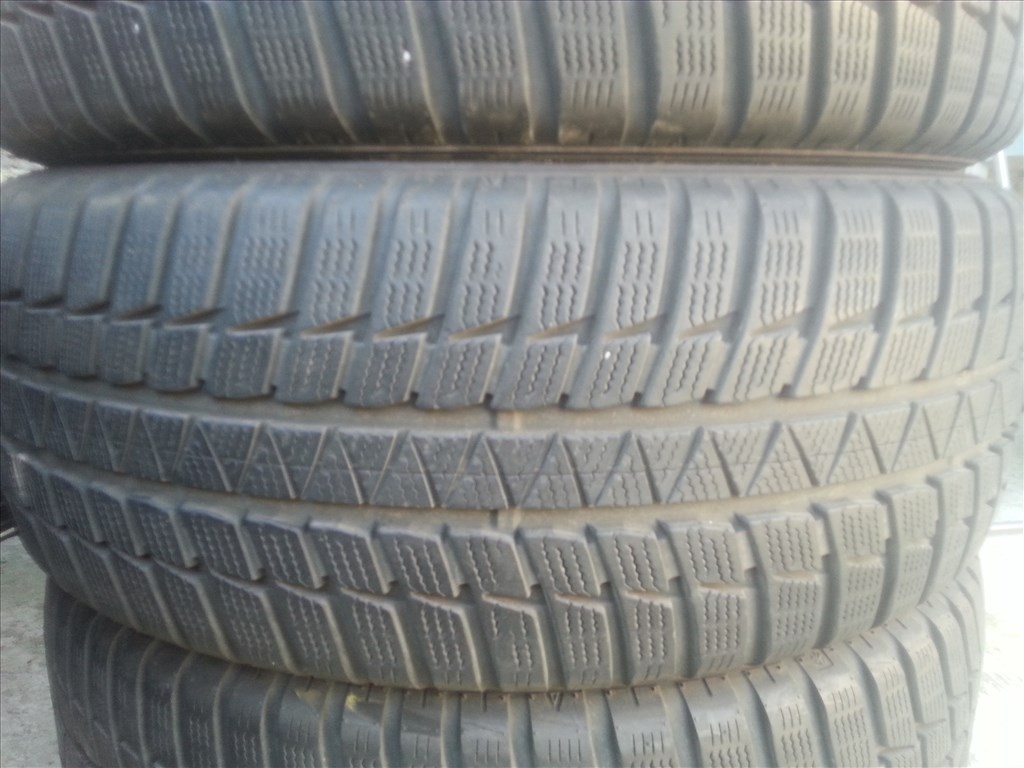  235/55R18 Falken téli gumi garnitúra 3. kép