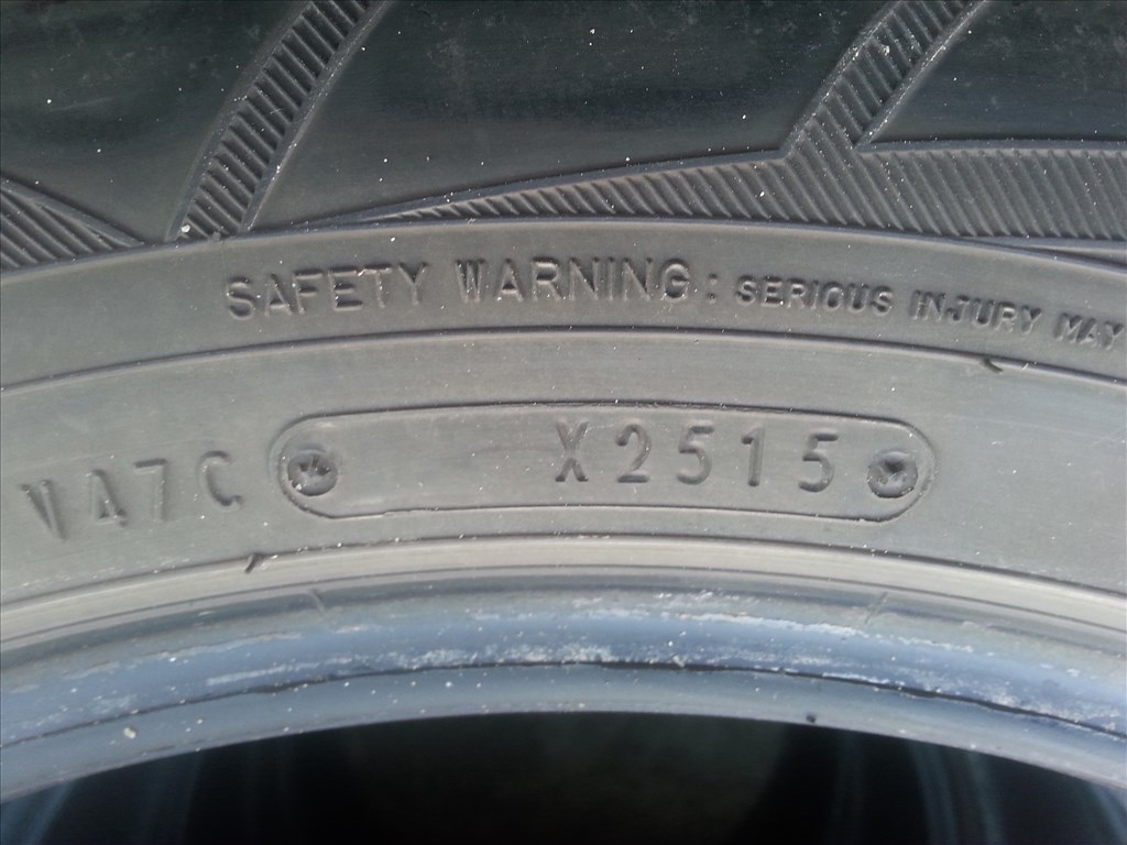  235/55R18 Falken téli gumi garnitúra 7. kép