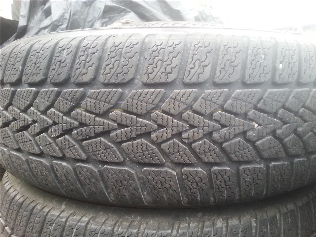 195/65R15 Dunlop téli gumi garnitúra 2. kép