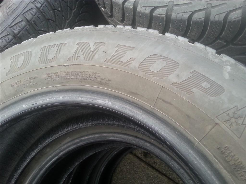 195/65R15 Dunlop téli gumi garnitúra 6. kép