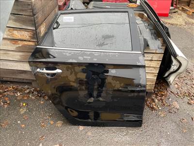 KIA CARENS IV  Jobb hátsó Ajtó (Részeivel)