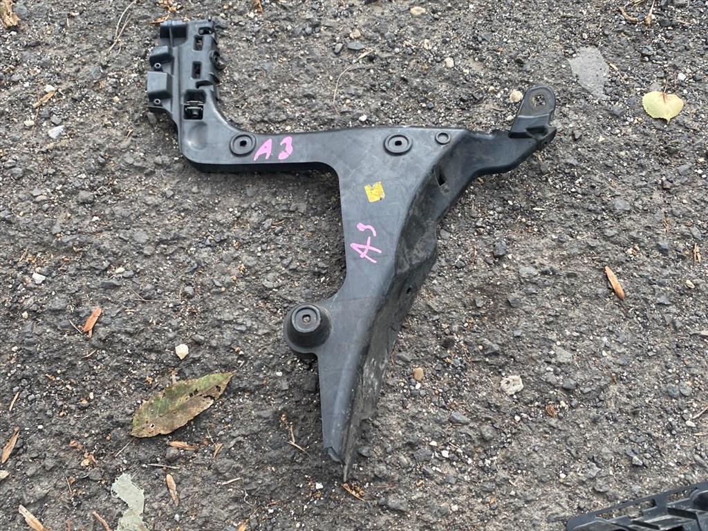 AUDI A3 8P1 Bal hátsó Oldal Lökhárító Tartó (Műanyag) 009416 1. kép