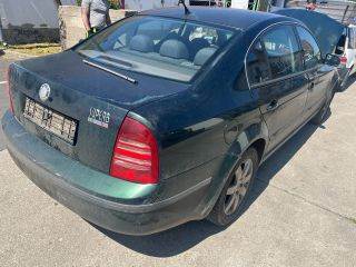 SKODA SUPERB I (3U4) Jobb hátsó Dobbetét (Kerékjárati, Műanyag)