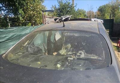 Nissan Primera III Hátsó szélvédő 