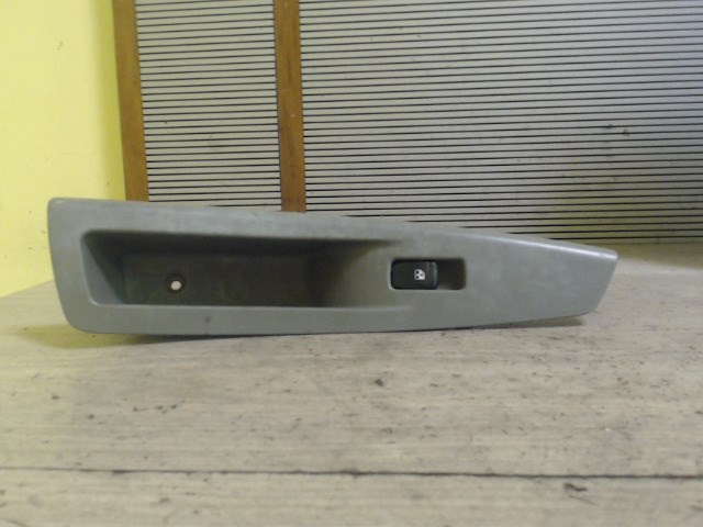 CHEVROLET NUBIRA 03-10 Jobb első ablakemelő kapcsoló 1. kép