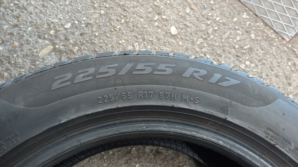  225/5517" használt Pirelli téli gumi gumi 5. kép