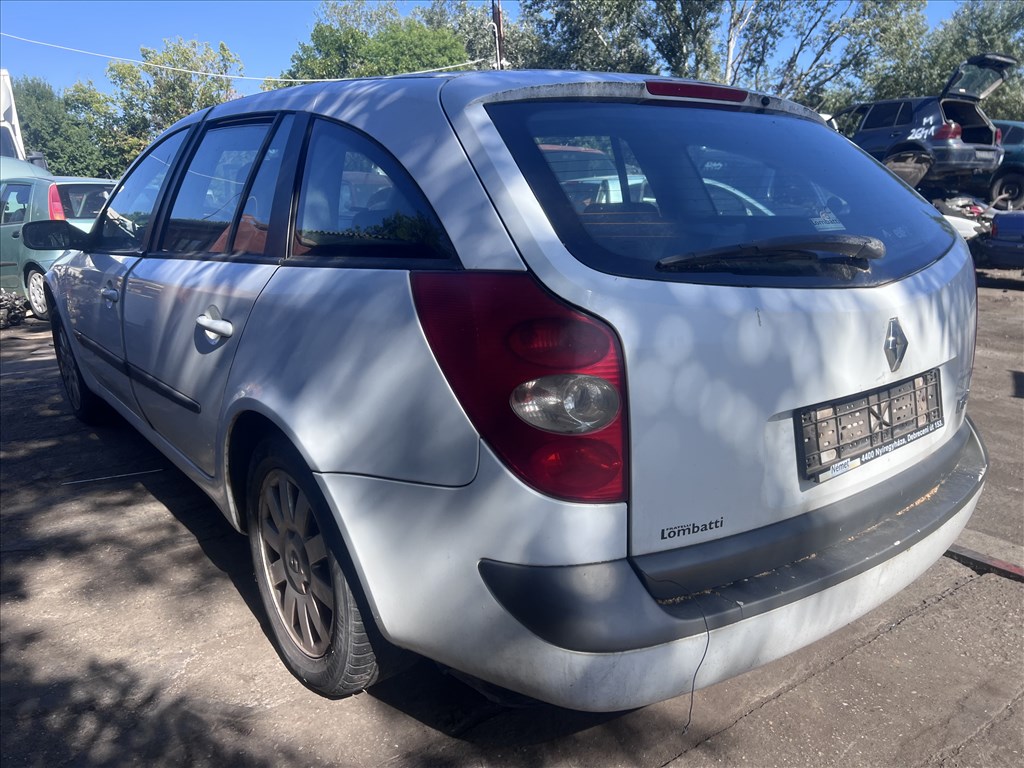 Renault Laguna II 2.2DCI bontott alkatrészei 2. kép