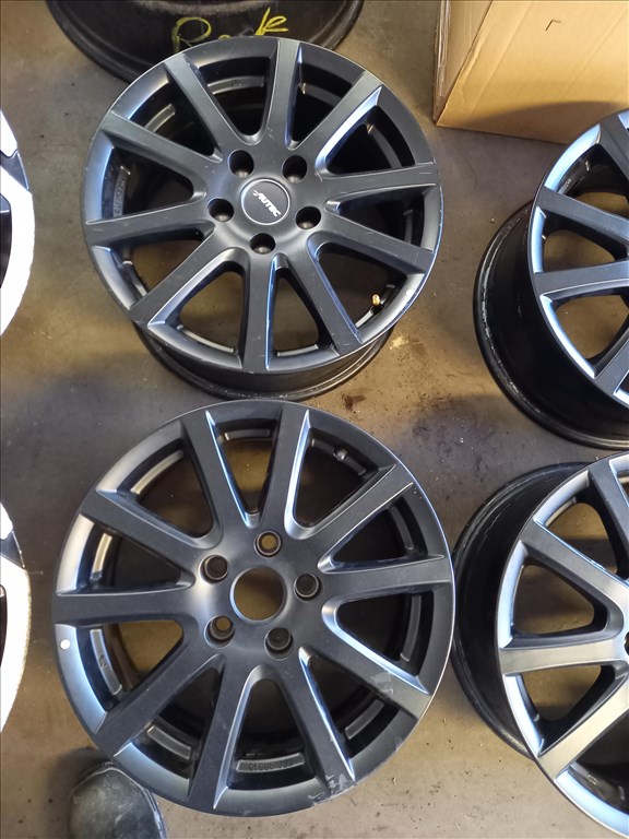  5x112 lyukosztású 7JJ 16" újszerű Autec alufelni axx 2. kép