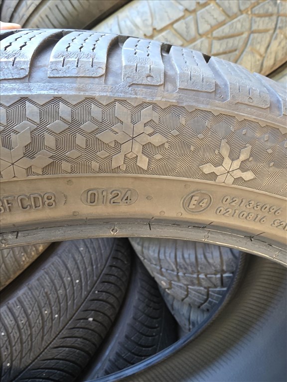  235/4520" újszerű Continental wintercontact TS870P téli gumi 3. kép