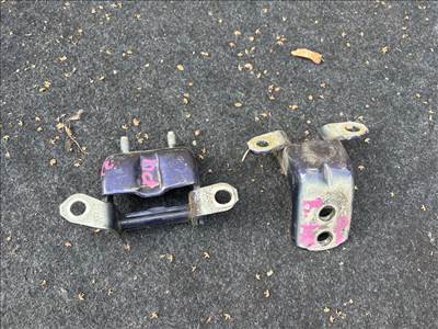 NISSAN PULSAR C13 Bal hátsó Zsanér