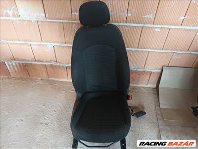 Opel Corsa E Jobb első Ülés 5226 , 