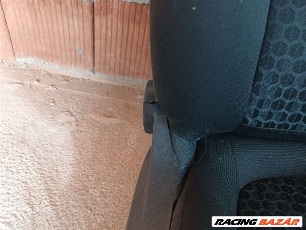 Opel Corsa E Jobb első Ülés 5226 ,  3. kép