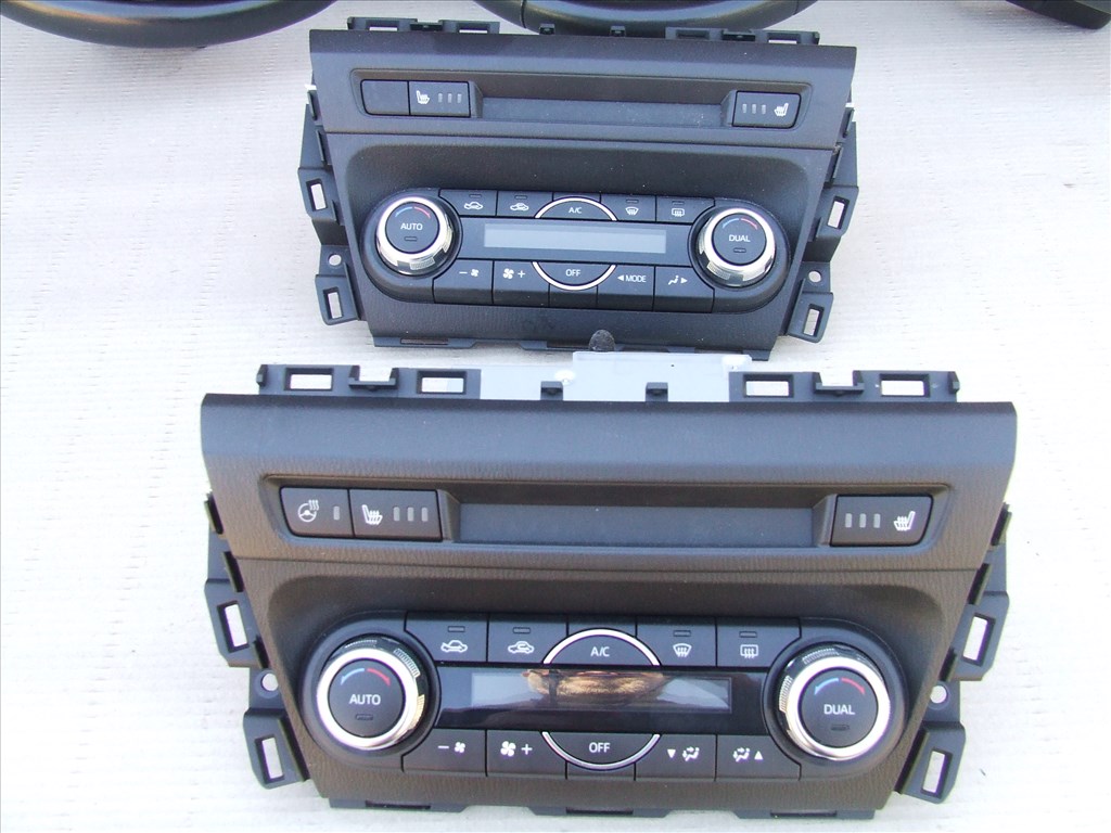 Mazda 3 (BM) klima vezérlő kapcsolósor  2. kép