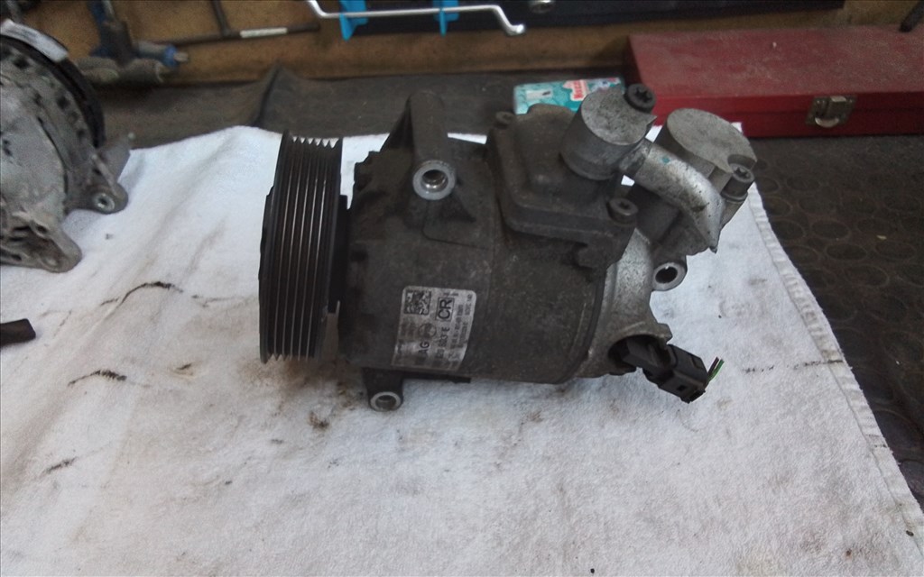 Volkswagen Passat B6 1.6 TDI Klima kompresszor  1. kép