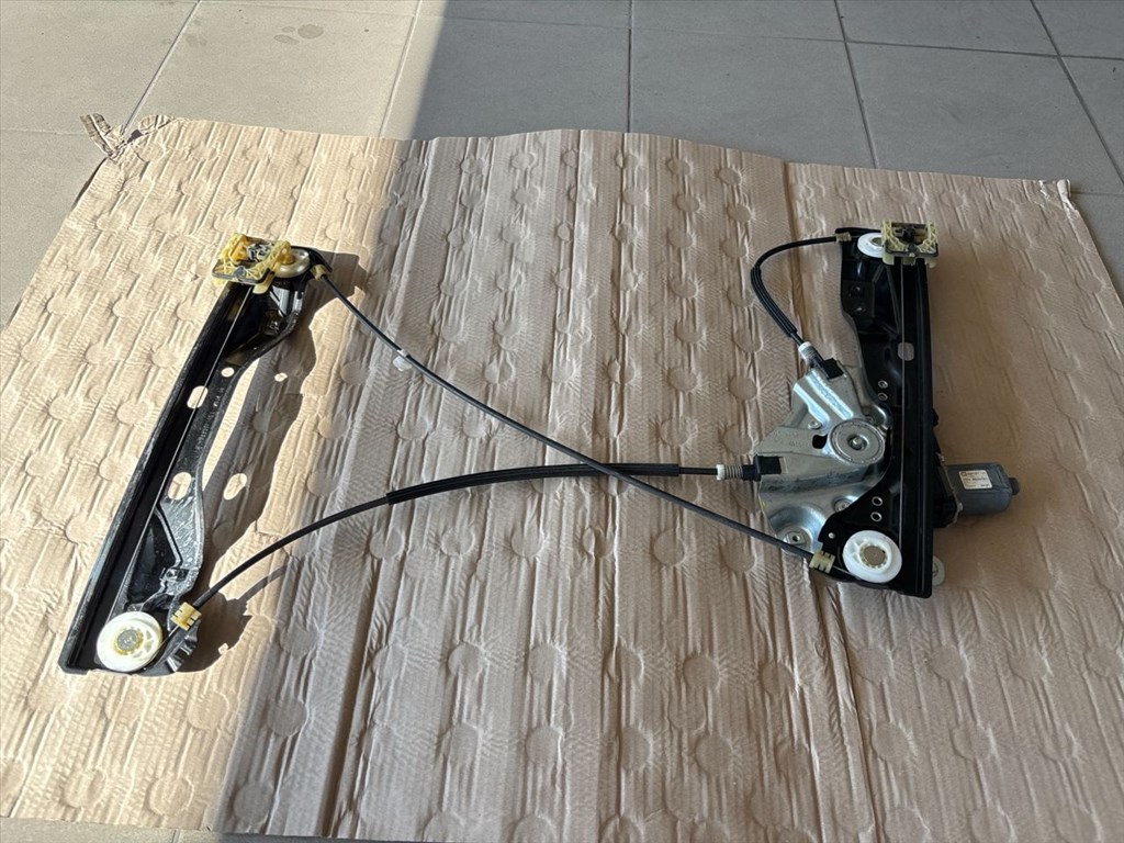 Opel Astra J GTC Bal első Ablakemelő Szerkezet 9720 ,  966431200 2. kép