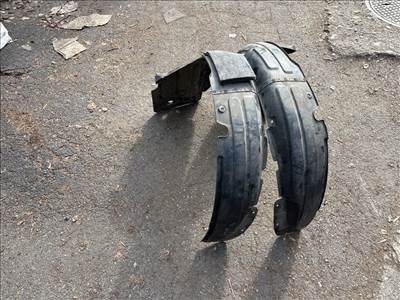 KIA SPORTAGE SL Jobb első Dobbetét (Kerékjárati, Műanyag)