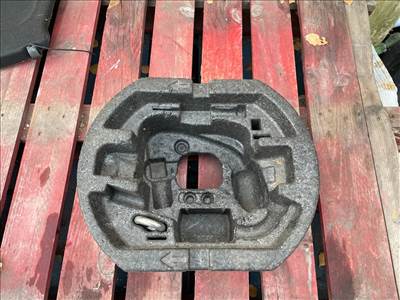 SKODA FABIA II 5J Pótkerék Szerszámtartó