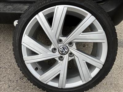Volkswagen Golf / Touran / Jetta gyári 7,5X18-as 5X112-es könnyűfém felni garnitura eladó