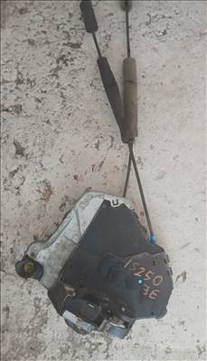 Lexus IS 250 jobb első ajtózár szerkezet 