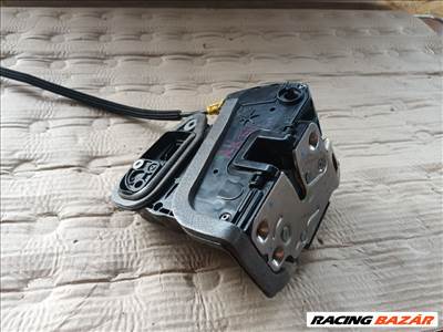 Opel Astra K Bal hátsó Központizár Motor 3617 , 