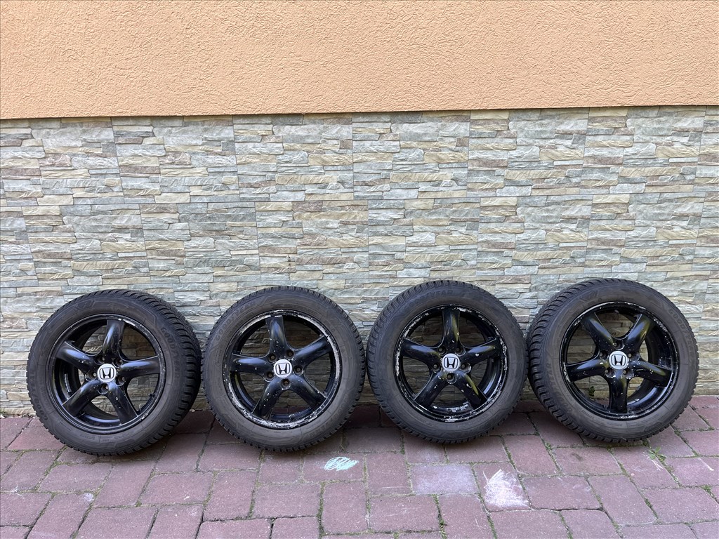  5x114.3 lyukosztású 16" használt Enkei alufelni, rajta 205/55 használt Goodyear téli gumi  1. kép