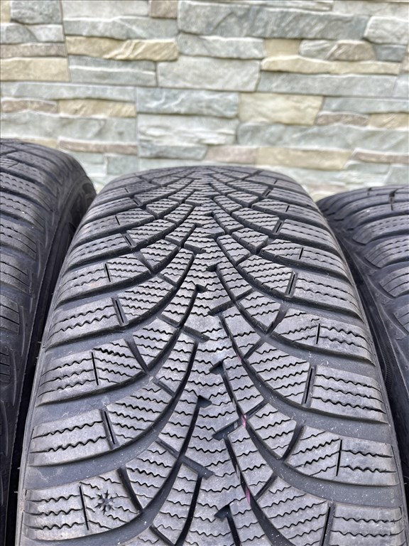 5x114.3 lyukosztású 16" használt Enkei alufelni, rajta 205/55 használt Goodyear téli gumi  10. kép