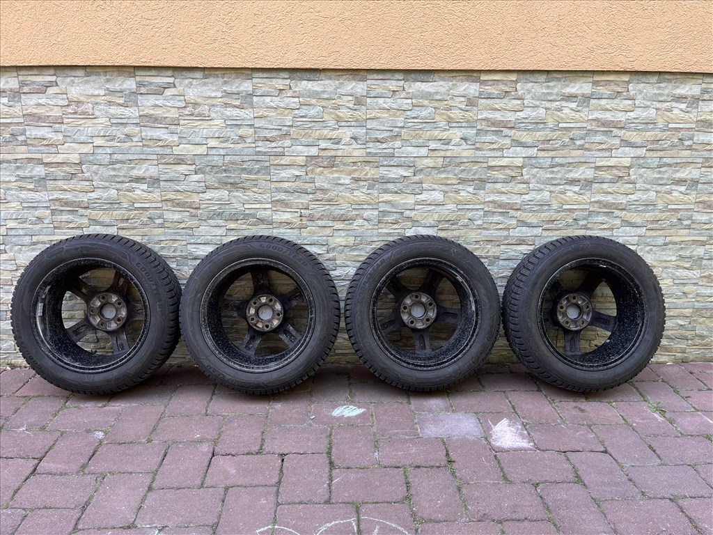  5x114.3 lyukosztású 16" használt Enkei alufelni, rajta 205/55 használt Goodyear téli gumi  2. kép